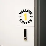 Apartahotel Yellow 4*