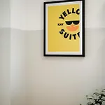 Yellow Apartahotel