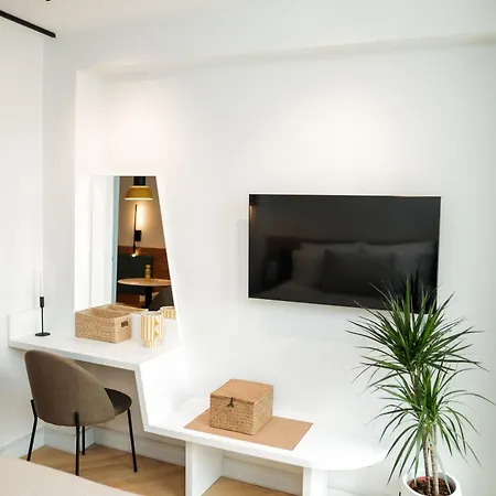 Yellow 4*