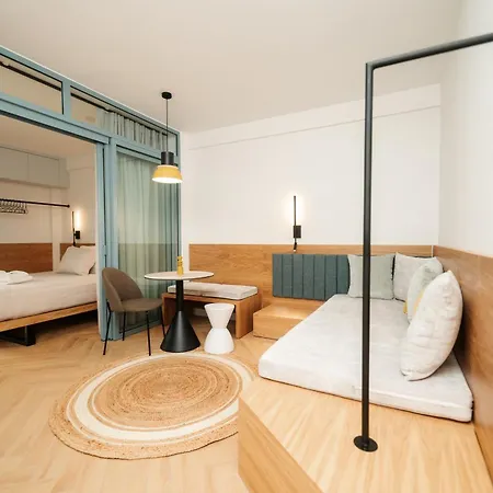 Yellow Ξενοδοχείο με διαμερίσματα 4*